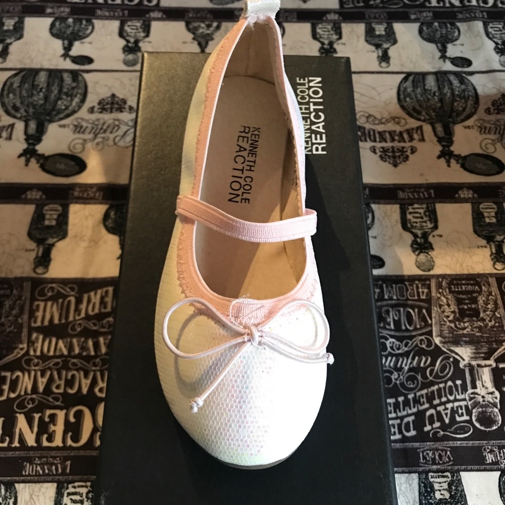 Girl shoes